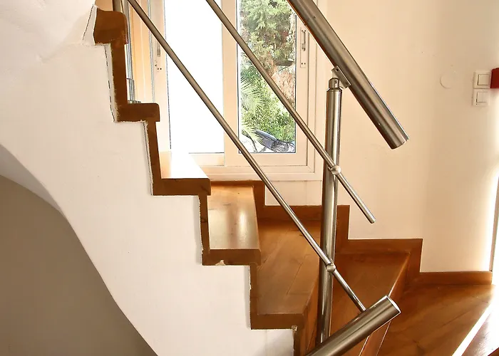 View Áyios Nikítas