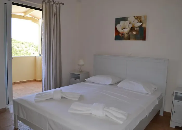 فيلة View Áyios Nikítas