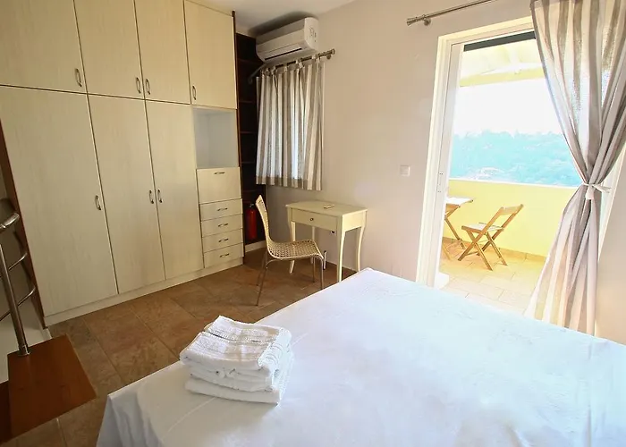 فيلة View Áyios Nikítas