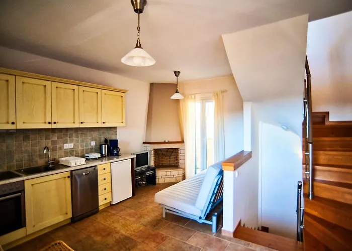 View Áyios Nikítas